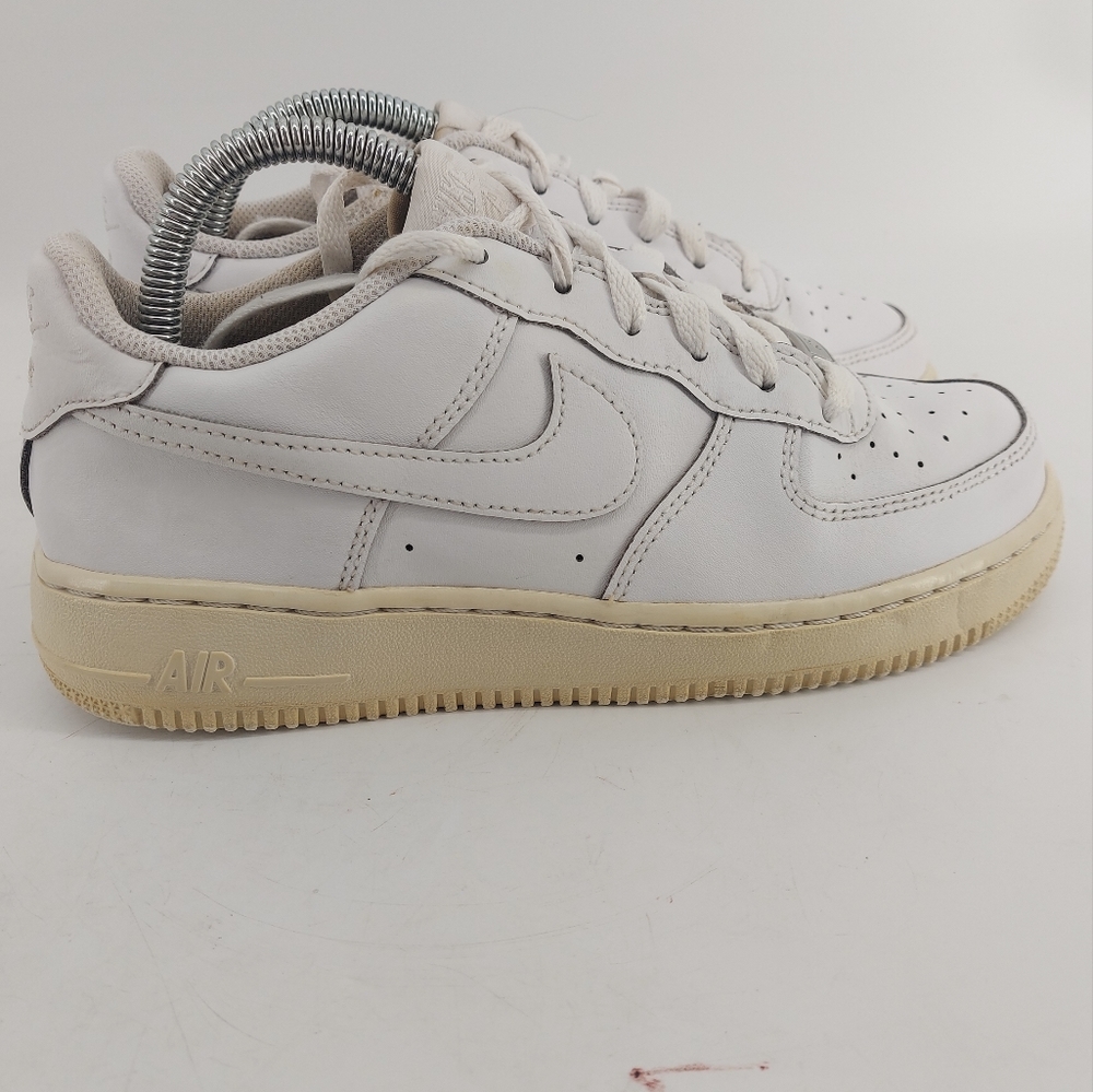 Nike Air Force One White Size 7.7 Women's or Size 6 Youth